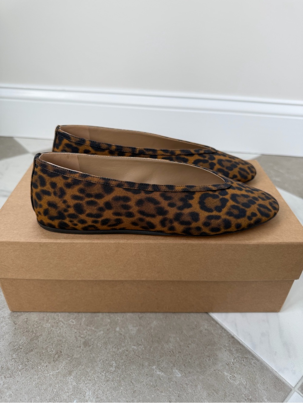 Le Monde Beryl - Leopard Print Luna Slipper - Women
